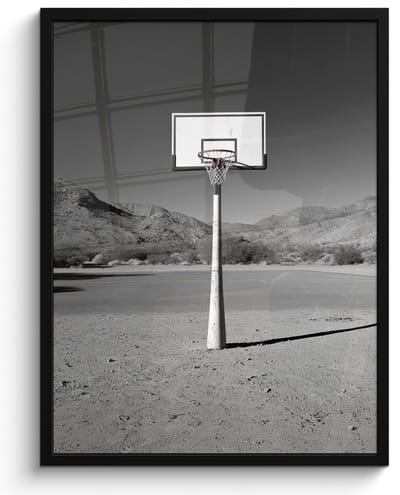 Poster in lijst - Fotolijst 50x70 cm - Posters - Basketbalpaal - Landschap - Zand - Wit - Posterlijst zwart - Decoratie - Wanddecoratie woonkamer - Muurdecoratie slaapkamer