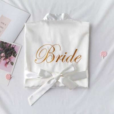 WiseGoods Luxe Bruiloft Badjas Dames - Bride - Bruid - Cadeau - Feest - Party - Feestartikelen - Vrouwen Badjassen - Wit - S/M