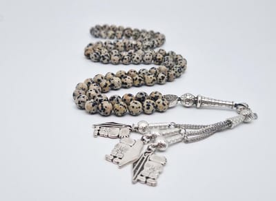 Handgemaakte tesbih "Tasbih" natuursteen " Jasper Dalmatin" - Aantal kralen 99 - Diameter kralen 8MM - met metaal tassel "Hanzala" - Een mooi cadeau-idee