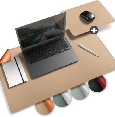 Famanu – Bureauonderlegger van 60 x 35 cm - afwasbaar - incl. XXL muismat - grote tafelonderlegger - bureauonderlegger - voor kantoor en thuiskantoor - dubbelzijdig (zand-beige/cognac)