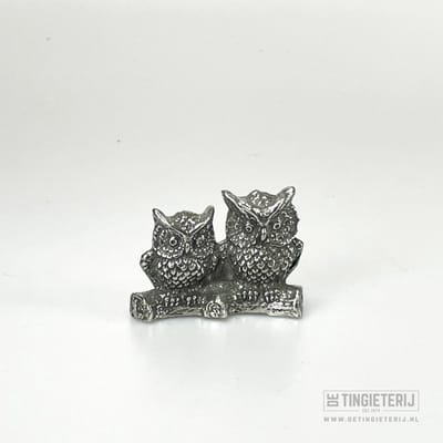 Tinnen Uiltjes op Tak Beeldje – Handgemaakt Miniatuur Dieren – Decoratief Uilenbeeld – Uniek Cadeau & Woondecoratie