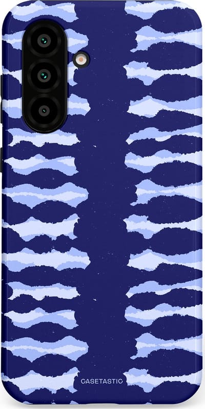 Casetastic Hoesje Geschikt voor Samsung A56 / A36 - Stijlvolle Beschermende Duo-layer Case - Golven in blauw