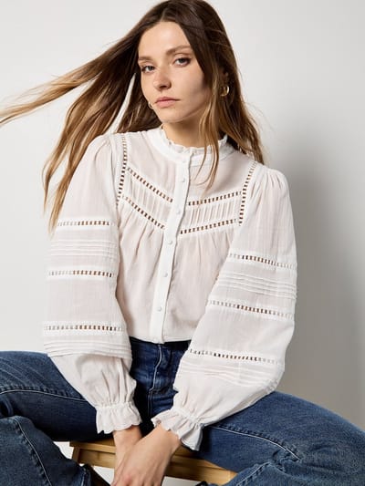 Blouse met ruches en kanten inzetstuk