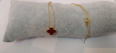 EHH BEAUTY -Bordeaux Rode klaver ketting - Neckles - Halsketting- Stainless steel - Luxe goudkleurige ketting - trendy 2024