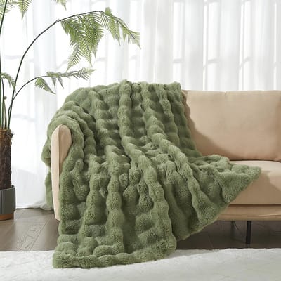 Zachte Pluizige Knuffeldeken 150 x 200 cm - Warm en Comfortabel voor Bed en Bank - Groen Olijfgroen