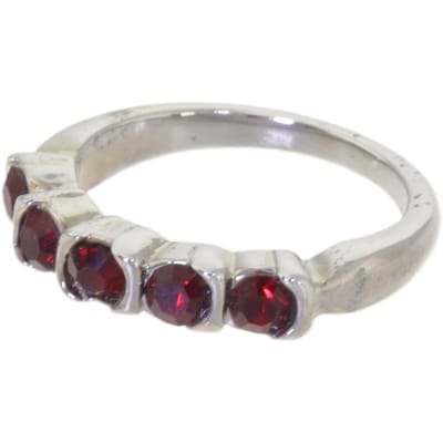 Behave – ring – Dieprood – Zilverkleur – Klassiek design – Kristalaccenten