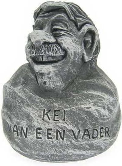 Beeldje kei van een vader