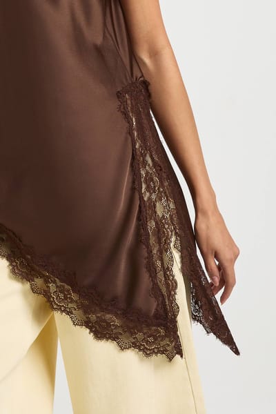 boohoo Dames Satijn Kant Verlengde Cami | Chocolate | Maat: 6