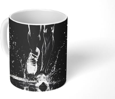 Mok - Koffiemok - Hardloopschoenen - Rennen - Druppels - Zwart - Mokken - 350 ML - Beker - Koffiemokken - Theemok