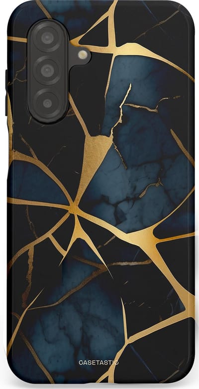 Casetastic hoesje geschikt voor Samsung Galaxy A26 - Dubbellaagse bescherming - Sterrennacht Marmer Goud - Fashion Case - Zwart Goud Donkerblauw