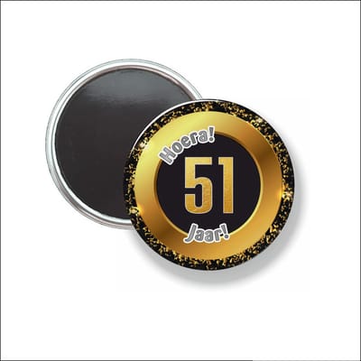 Button Met Magneet 58 MM - Hoera 51 Jaar - NIET VOOR KLEDING