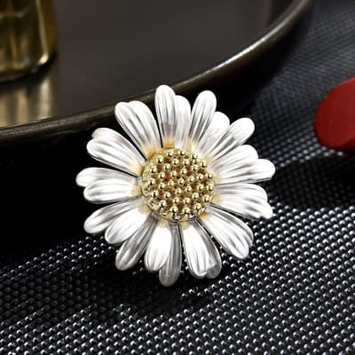 Eenvoudige En Elegante Kleine Madeliefjes Broche Vrouwelijke Broche Accessoires Schattige En Veelzijdige Kraag Zoete En Charmante Stijl white