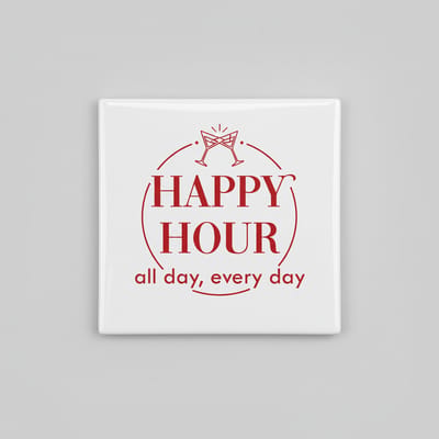 Decoratieve Keramische Tegel 15x15 cm – “Happy Hour All Day, Every Day” Tekst – Stijlvolle Wanddecoratie voor Keuken, Bar of Woonkamer