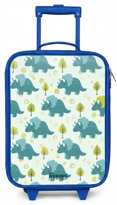 NoBoringSuitcases.com® - Kinderkoffer blauw - Kindertrolley jongen - Triceratopsen tussen boompjes - Koffer kind lichtgewicht - Reiskoffer trolley voor kinderen - Koffertje met lichtgevende wieltjes - Rolkoffer