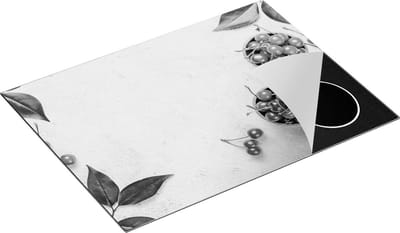 Chefcare Inductie Beschermer Rode Kersen op Wit Beton - Zwart Wit - 70x50 cm - Afdekplaat Inductie - Kookplaat Beschermer - Inductie Mat