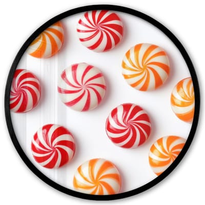 Poster in lijst Rond - Fotolijst 40x40 cm - Posters - Snoep - Patroon - Rood - Oranje - Ronde posterlijst zwart - Decoratie - Wanddecoratie woonkamer - Muurdecoratie slaapkamer
