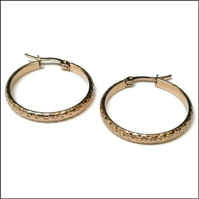Aramat Jewels | Oorringen | Stijlvolle Stalen Oorringen met ruitpatroon | Goudkleurig / 30mm | |3mm | Staal | Volwassenen | Verkleurd niet