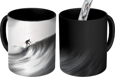 Magische Mok - Foto op Warmte Mokken - Koffiemok - Surfer - Golf - Vervaagd - Zwart - Magic Mok - Beker - 350 ML - Theemok