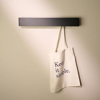 PromoHome Moderne Wandgarderobe Met Verborgen Haken - Slanke Wandkapstok Voor Jassen En Tassen - Elegante Opbergoplossing Voor Hal, Entree En Slaapkamer - 57 cm Breed - Mat Zwart