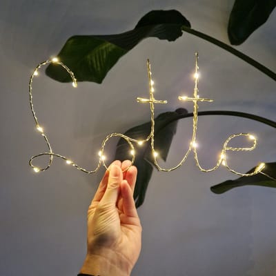 Naamlamp, babykamerlamp, goud, kinderkamer, wandlamp, lamp met naam, decoratie