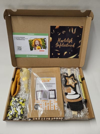 Foto Pret Pakket - Hartelijk Gefeliciteerd met fotocadeaubon, mystery card met persoonlijke (video)boodschap en vele foto-feestartikelen | Verjaardag | Jubileum | Zomaar
