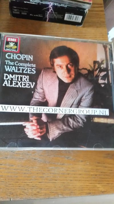 Dmitri Alexeev: Chopin Waltzes
