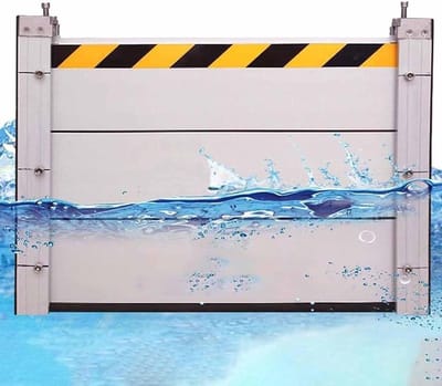 Waterkering Straat - Aluminium Waterkering - Wateroverlast Voorkomen - Reflecterende Strip - 50 x 40 cm - Zilver