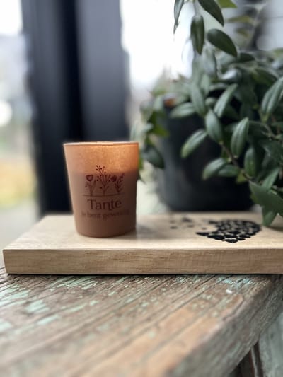 Creaties van Hier - Kaarsen - Tante - Wenskaarsje met Plankje - Hout - Glas - 6,7 x 5,6 cm