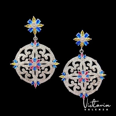 Victoria Valenza Saint-Tropez Luxe Oorbellen Dames Messing Oorhangers Dames Oorringen - Meerkleurige Steen - Kleur Zilver - 1 Paar