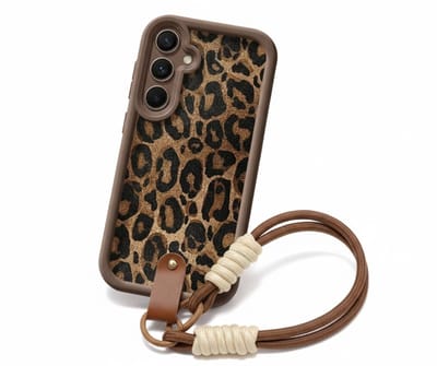Bruin luipaard print telefoon hoesje met koord geschikt voor Samsung S24 FE hoesje – backcover dames met panter dessin, afneembaar draagkoord en minimalistisch ontwerp