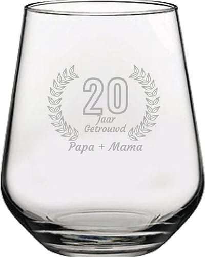 Gegraveerde Drinkglas 42,5cl Papa + mama 20 jaar getrouwd