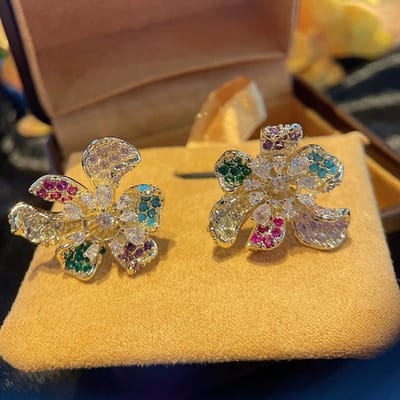 Elegante Kleurrijke Zirkoon Bloem Oorbellen Lichtgewicht Verfijnde Sieraden voor Vrouwen Dagelijks Gebruik Vakantiecadeau