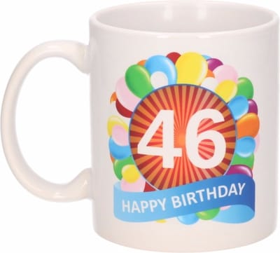 46 jaar Verjaardag koffiemok - cadeau beker - feestelijke ballonnen print - 300 ml - keramiek - wit