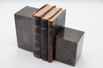 Blauwsteen Boekensteun Handgemaakt Set van 2– Boeken Steun Arduin Decoratieve Accessoires - Boeksteun Boeken - LuxuryQuarry®