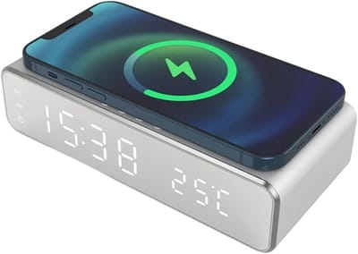 Wekker met Oplader - Nachtkastklok Telefoonhouder - Opgeladen Blijven - Temperatuur Weergave - 16 x 7.5 x 4 cm - Zilver