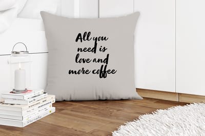 Sierkussens - Kussentjes Woonkamer - 60x60 cm - Quotes - Spreuken - Koffie - Liefde - All you need is love and more coffee