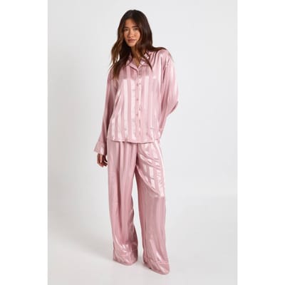 boohoo Dames Jacquard Satijn Oversized Lange Mouw Shirt & Broek Pyjama Set | Pink | Maat: 6