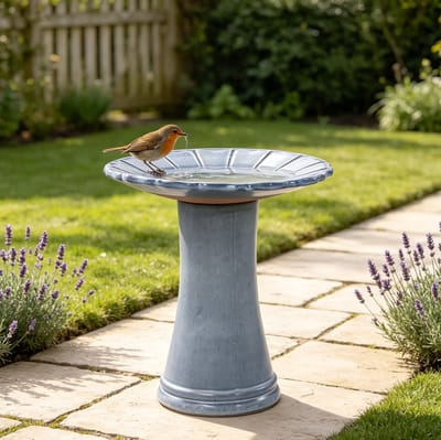 Vogelbad - Drinkschaal - Drinkbak - Tuindecoratie - Handgemaakt - Vorstvrij - Stevig - Keramiek - Tuin - 43x45cm - 1 Stuk - Lichtblauw