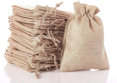 Dailygoods- Jutezakjes 50 stuks - Herbruikbare Cadeauzakjes - Sieradenzakjes met Trekkoord - Opbergzakjes - Katoenen Zakjes 9,5 x 13,5 cm - Duurzaam en Wasbaar