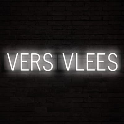 VERS VLEES - Lichtreclame Neon LED bord verlicht | SpellBrite | 92,34 x 16 cm | 6 Dimstanden & 8 Lichtanimaties | Reclamebord neon verlichting