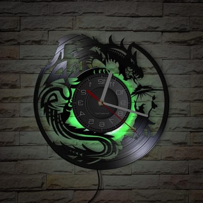 Vloerklok met Vliegende Draak in de Lucht en Afstandsbediening LED Verlichting voor Anime Fans en Decoratie