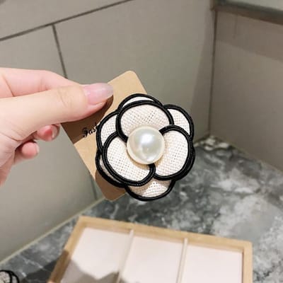 Parel Camelia Broches Voor Vrouwen Stof Kunst Bloem Reversspelden Vest Sjaal Gesp Corsage Sieraden Kledingaccessoires wit