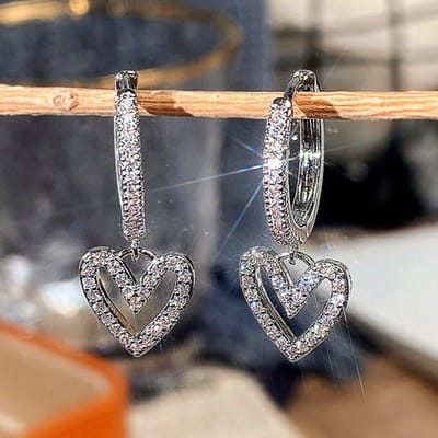Huitan Mode Verse Hart Hangende Oorbellen voor Vrouwen Mozaïek Glanzende CZ Steen Eenvoudige Stijlvolle Vrouwen Oorbellen Koreaanse Stijl Sieraden gray