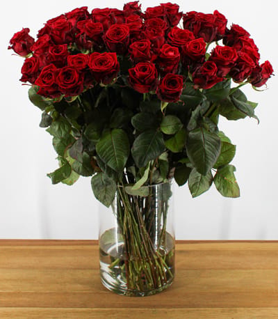 Rode Rozen - Red Naomi - Lengte 70 cm - 50 Rozen - Vers van de Kweker