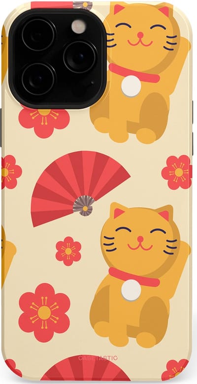 Casetastic hoesje geschikt voor Apple iPhone 13 Pro Max - MagSafe - Dubbellaagse bescherming - Japanse Poezenvreugde - Lucky Cats - Fashion Case - Crème Koraal Goud
