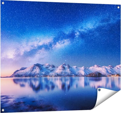 Gards Tuinposter Melkweg bij Besneeuwde Bergen - 100x80 cm - Tuindoek - Tuindecoratie - Wanddecoratie buiten - Tuinschilderij