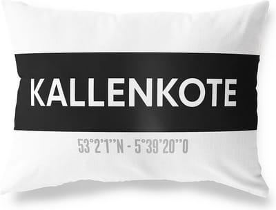 Tuinkussen KALLENKOTE - OVERIJSSEL met coördinaten - Buitenkussen - Bootkussen - Weerbestendig - Jouw Plaats - Studio216 - Modern - Zwart-Wit - 50x30cm