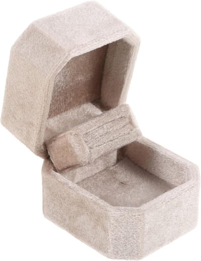 Fluwelen Ringdoosje - Luxe Sieradenhouder - Bijzonder Moment - Dubbele Opening - 4.2H cm - Beige