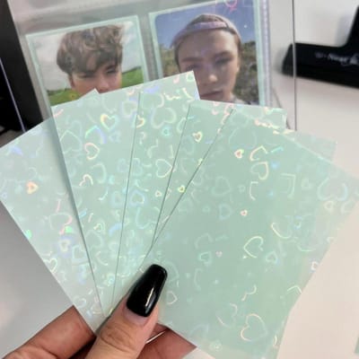 50 Pièces Manches de Cartes Clignotantes Laser Amour Cœur Protecteur Pour Porte-Cartes Photo Films Protecteurs Holographiques vert