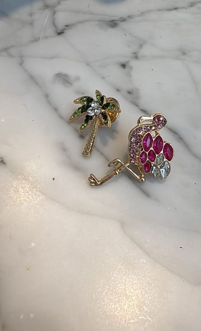 Akyol - zomer Broches - Broche - zon – palmboom - cadeau - flamingo – flamingo broche - zomerbroche - Cadeau - enamel broche - set van 2 - broche pins - kledingspeld – pin - Bedankje – leuke broche - verjaardag cadeau – cadeau